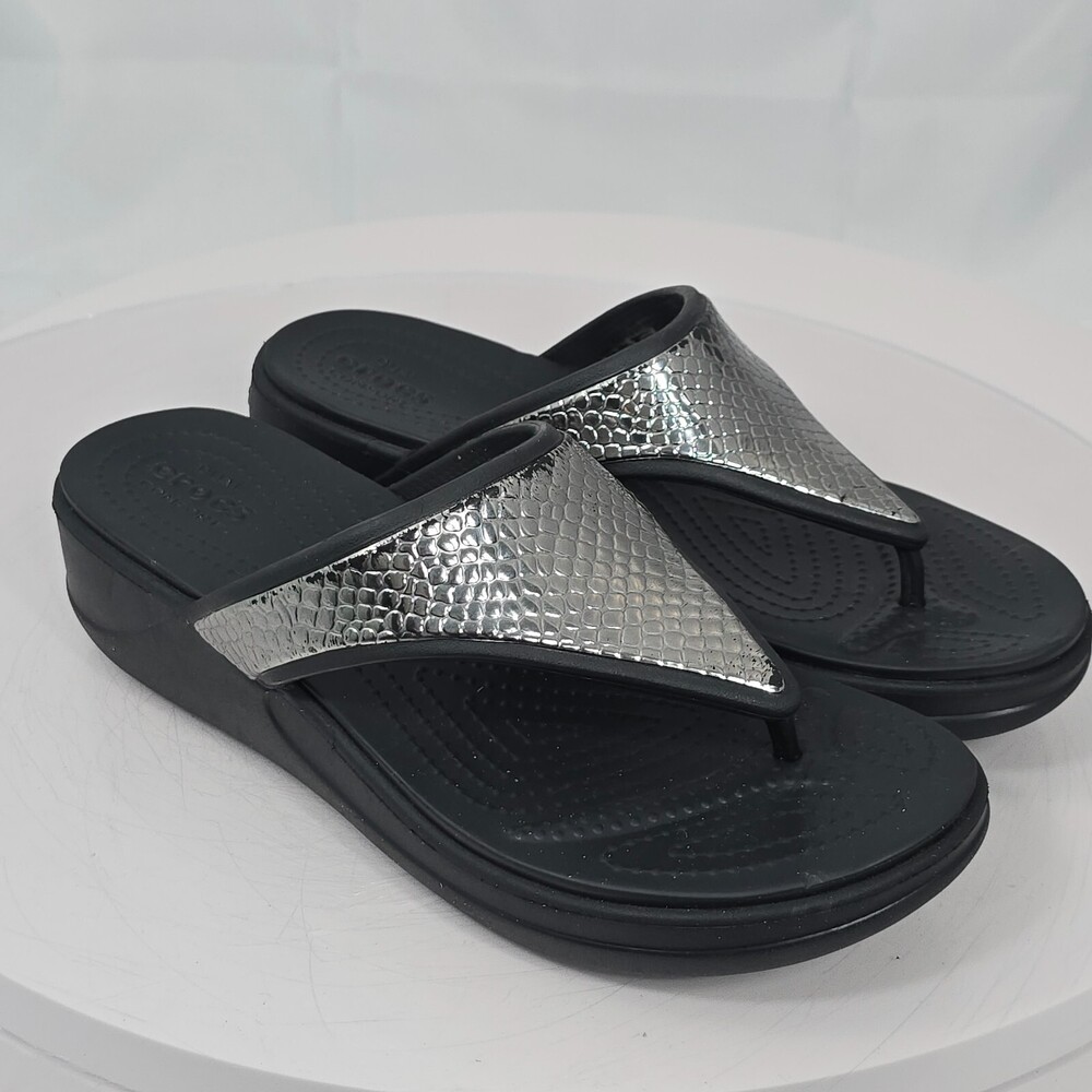 Crocs Monterey Metallic Silver/Platinum Wedge Women 10 Flip Flops